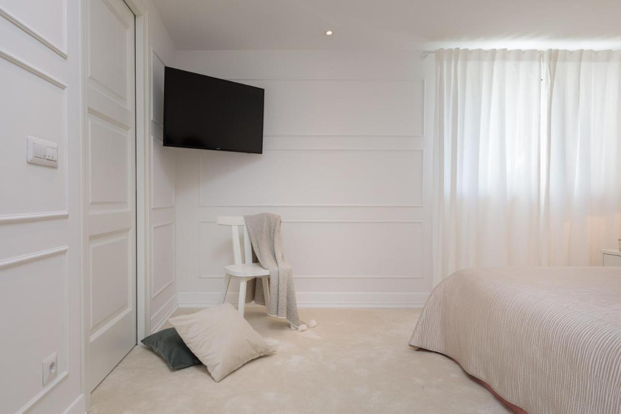 Luxury Seafront Villa Primosten Glamour With Private Pool, Sauna And Gym At The Beach In Primošten Exteriör bild